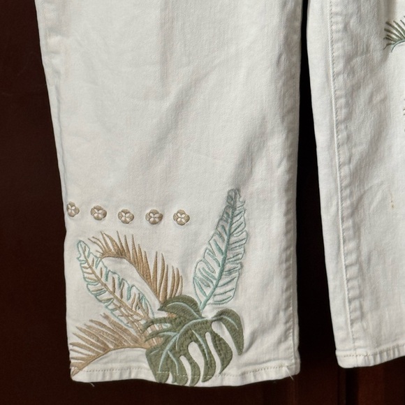 Chico’s High Rise Straight Leg Crop Cream Jeans Embroidered Tropical 3 16 XL - Picture 3 of 9